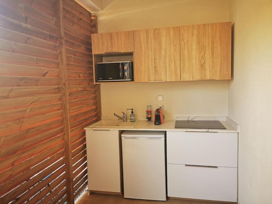 Studio Koton - 3 Etoiles - Deshaies Centre ภายนอก รูปภาพ